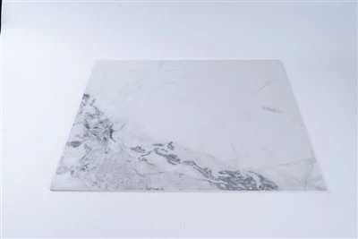 ورقة PVC للأشعة فوق البنفسجية على جدار التلفزيون